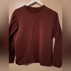 Uniqlo medium long sleeve top